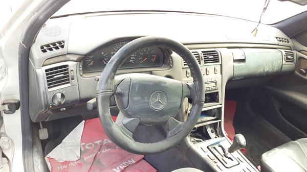 Photo 12 VIN: WDB2100721A136687 - MERCEDES-BENZ E 55 