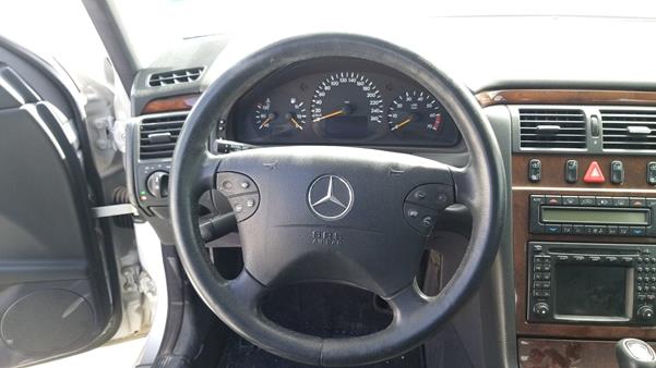 Photo 13 VIN: WDB2100821X031877 - MERCEDES-BENZ E320 