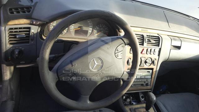 Photo 13 VIN: WDB2102621B239388 - MERCEDES E 