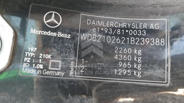 Photo 3 VIN: WDB2102621B239388 - MERCEDES E 