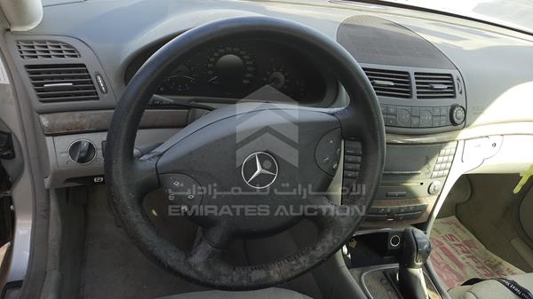 Photo 11 VIN: WDB2110421A716057 - MERCEDES-BENZ E200 