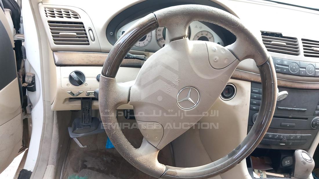 Photo 11 VIN: WDB2110611A672852 - MERCEDES E 