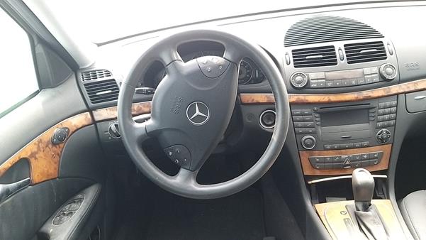 Photo 13 VIN: WDB2110651A028984 - MERCEDES-BENZ E320 