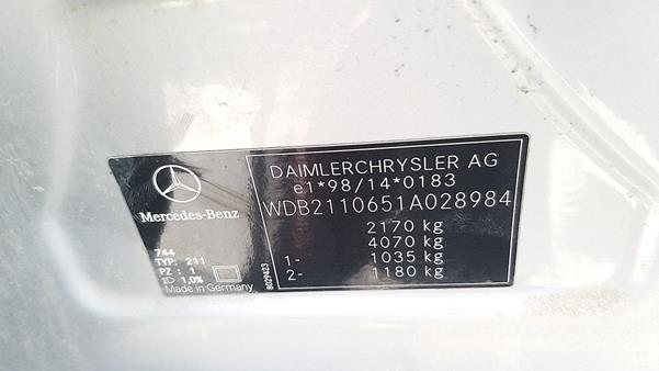 Photo 2 VIN: WDB2110651A028984 - MERCEDES-BENZ E320 