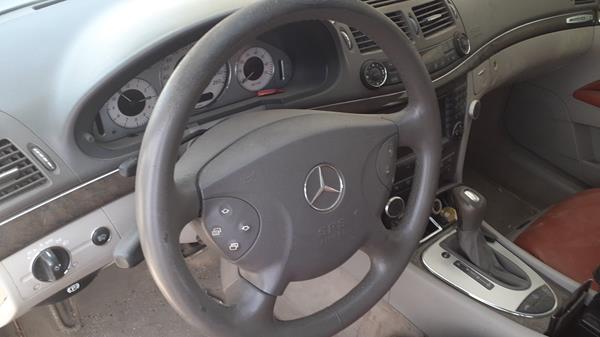 Photo 12 VIN: WDB2110701A165823 - MERCEDES-BENZ E500 