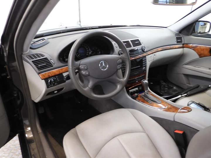 Photo 3 VIN: WDB2116201B349122 - MERCEDES-BENZ E-KLASSE 