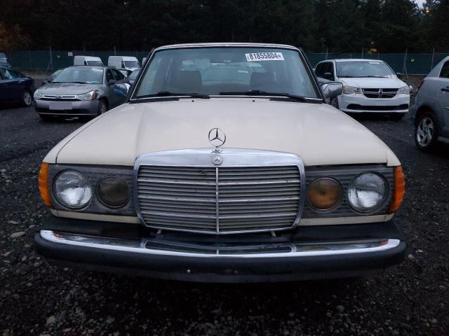 Photo 4 VIN: WDBAB23A1DB374429 - MERCEDES-BENZ 240 D 