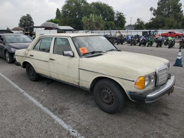 Photo 3 VIN: WDBAB23A2DB387352 - MERCEDES-BENZ 240 D 