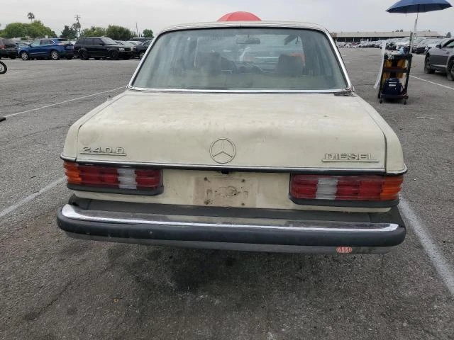 Photo 5 VIN: WDBAB23A2DB387352 - MERCEDES-BENZ 240 D 