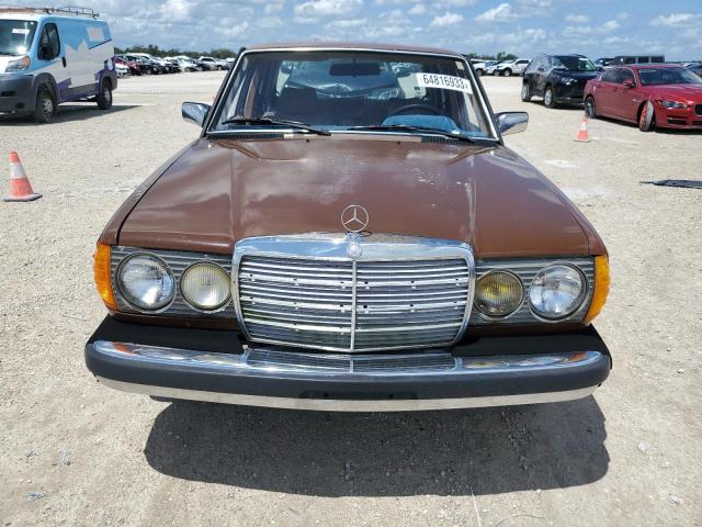 Photo 4 VIN: WDBAB23A2DB406644 - MERCEDES-BENZ 240 D 