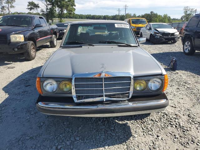 Photo 4 VIN: WDBAB23A3CB318197 - MERCEDES-BENZ 240-CLASS 