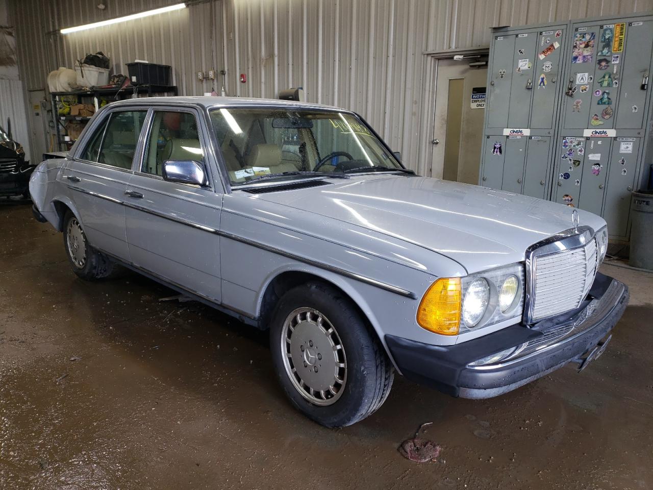 Photo 3 VIN: WDBAB23A4DB371895 - MERCEDES-BENZ NULL 