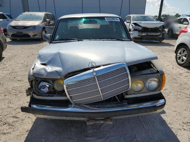 Photo 4 VIN: WDBAB33A2DB027441 - MERCEDES-BENZ 300-CLASS 