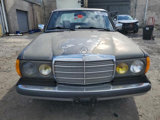 Photo 4 VIN: WDBAB33A3EA157882 - MERCEDES-BENZ 300-CLASS 