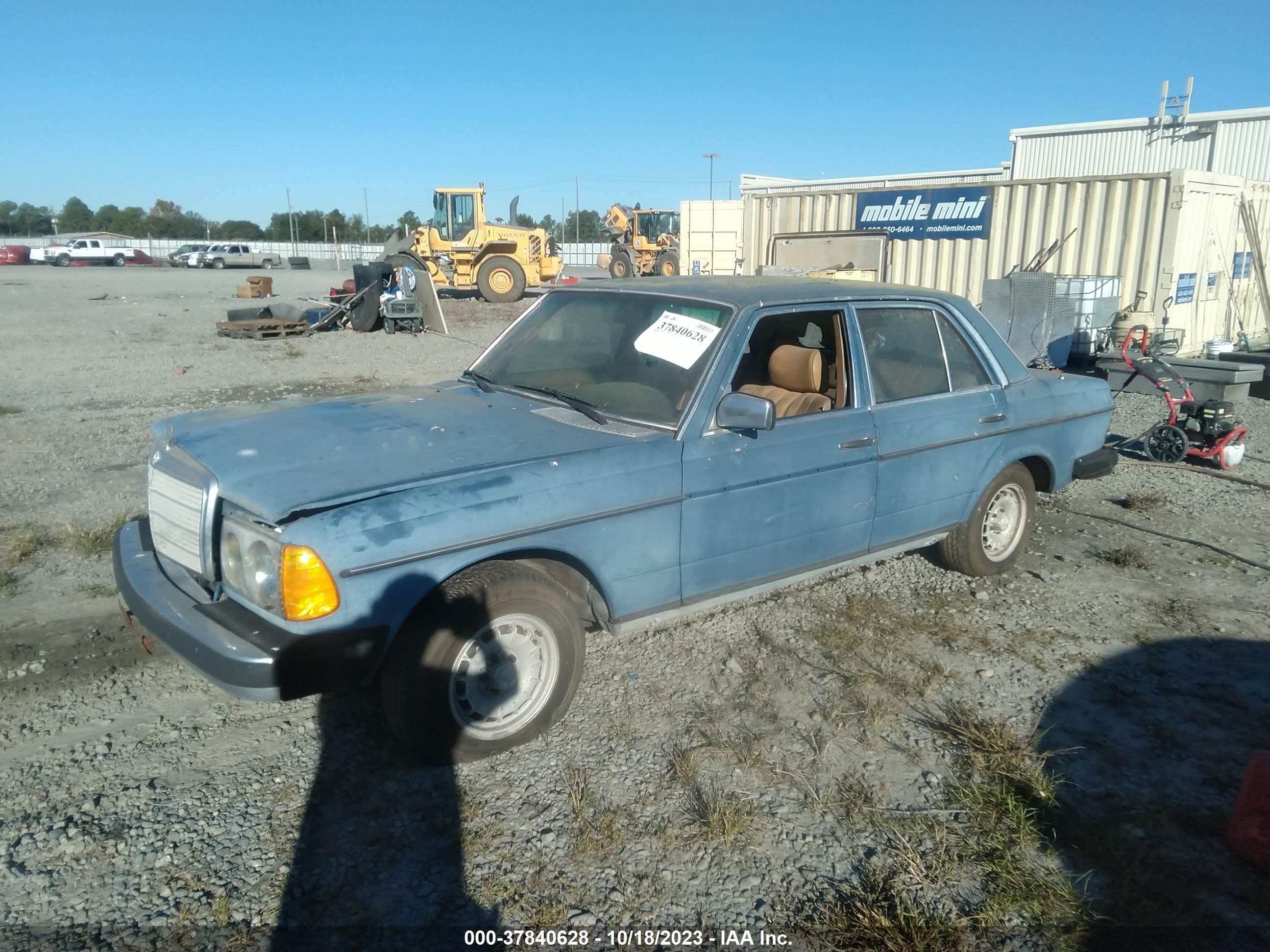 Photo 1 VIN: WDBAB33A5CB009787 - MERCEDES-BENZ NULL 