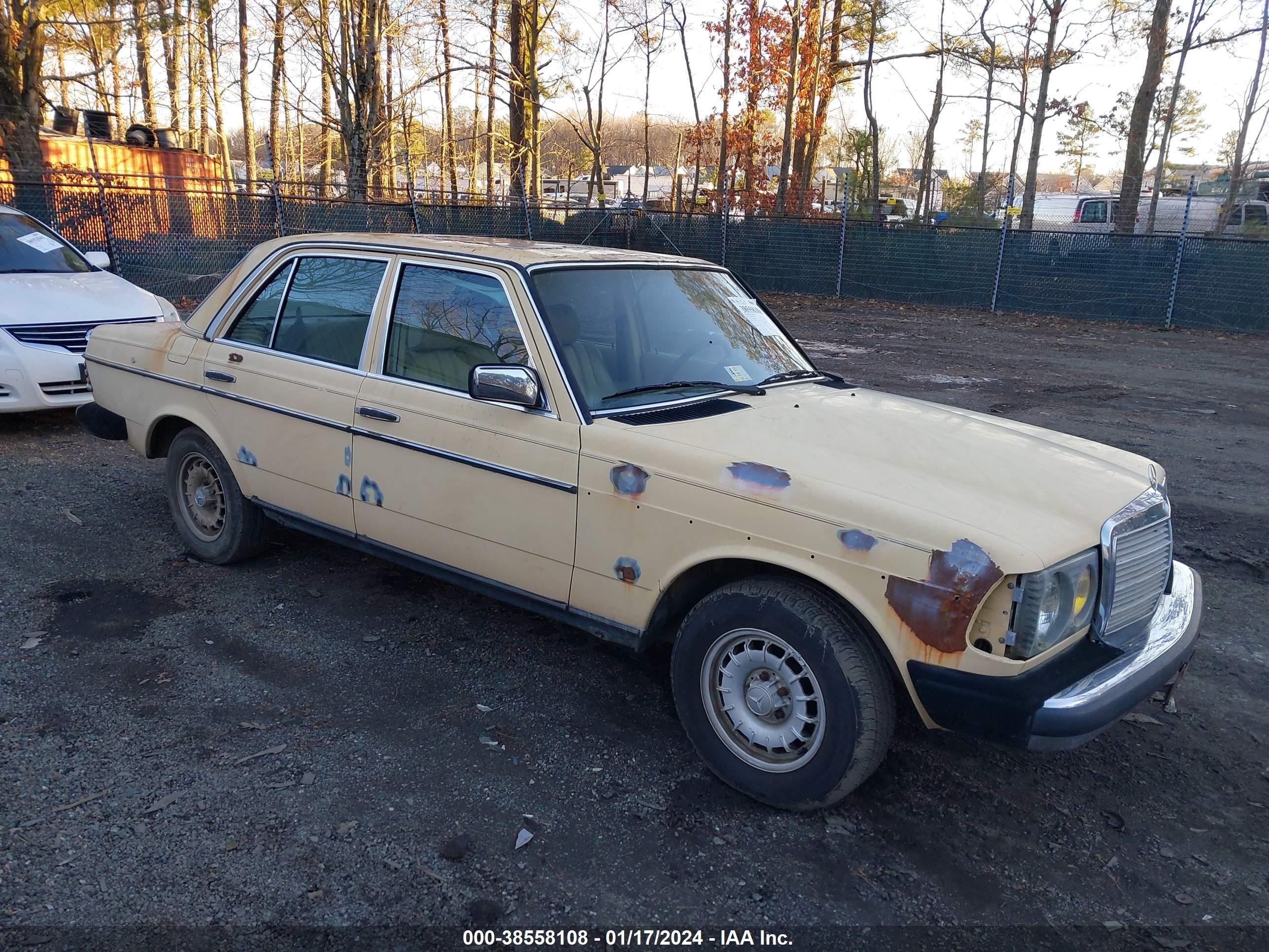 Photo 5 VIN: WDBAB33A7DB017942 - MERCEDES-BENZ NULL 