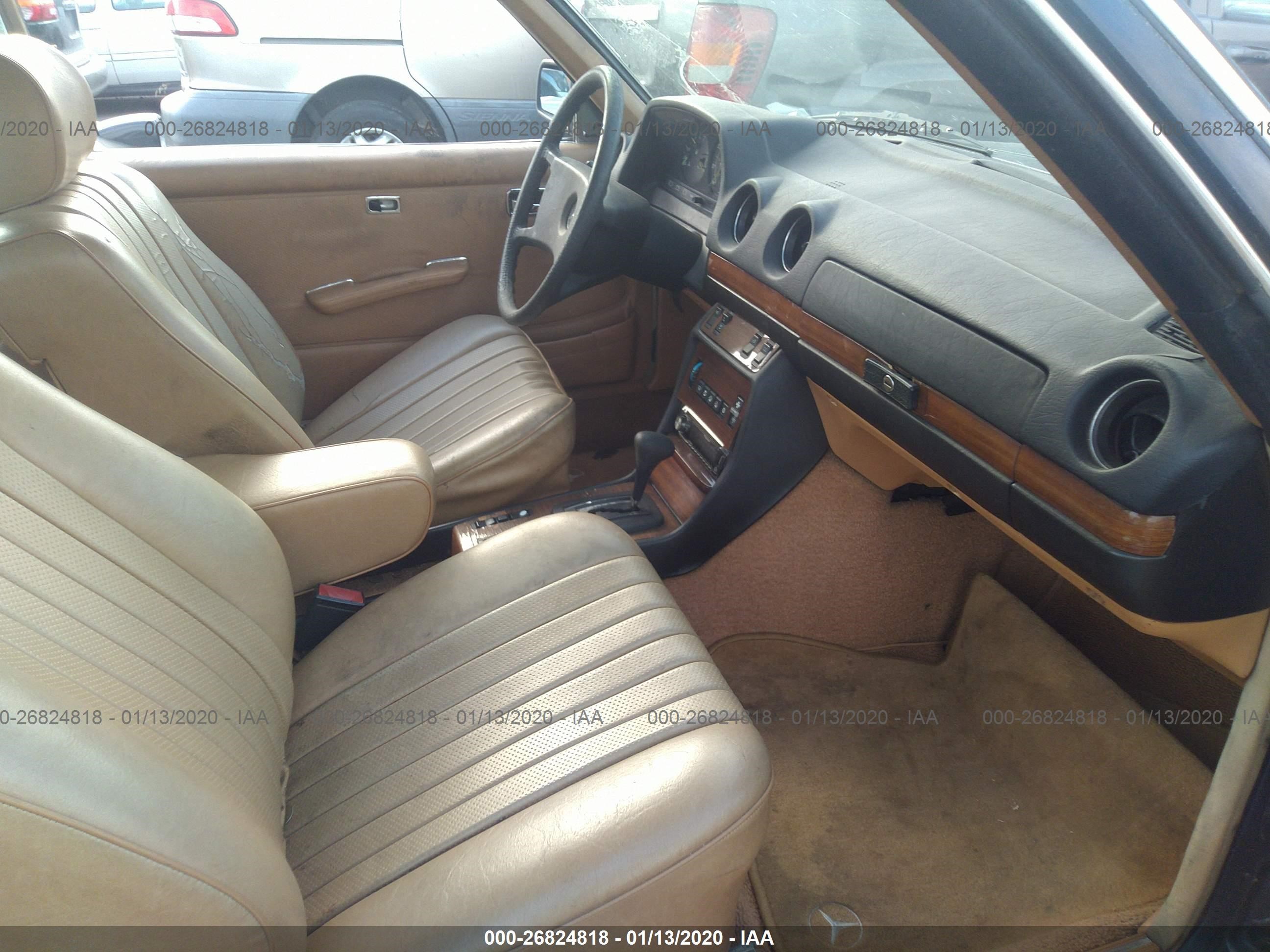 Photo 4 VIN: WDBAB53A7CB000357 - MERCEDES-BENZ NULL 