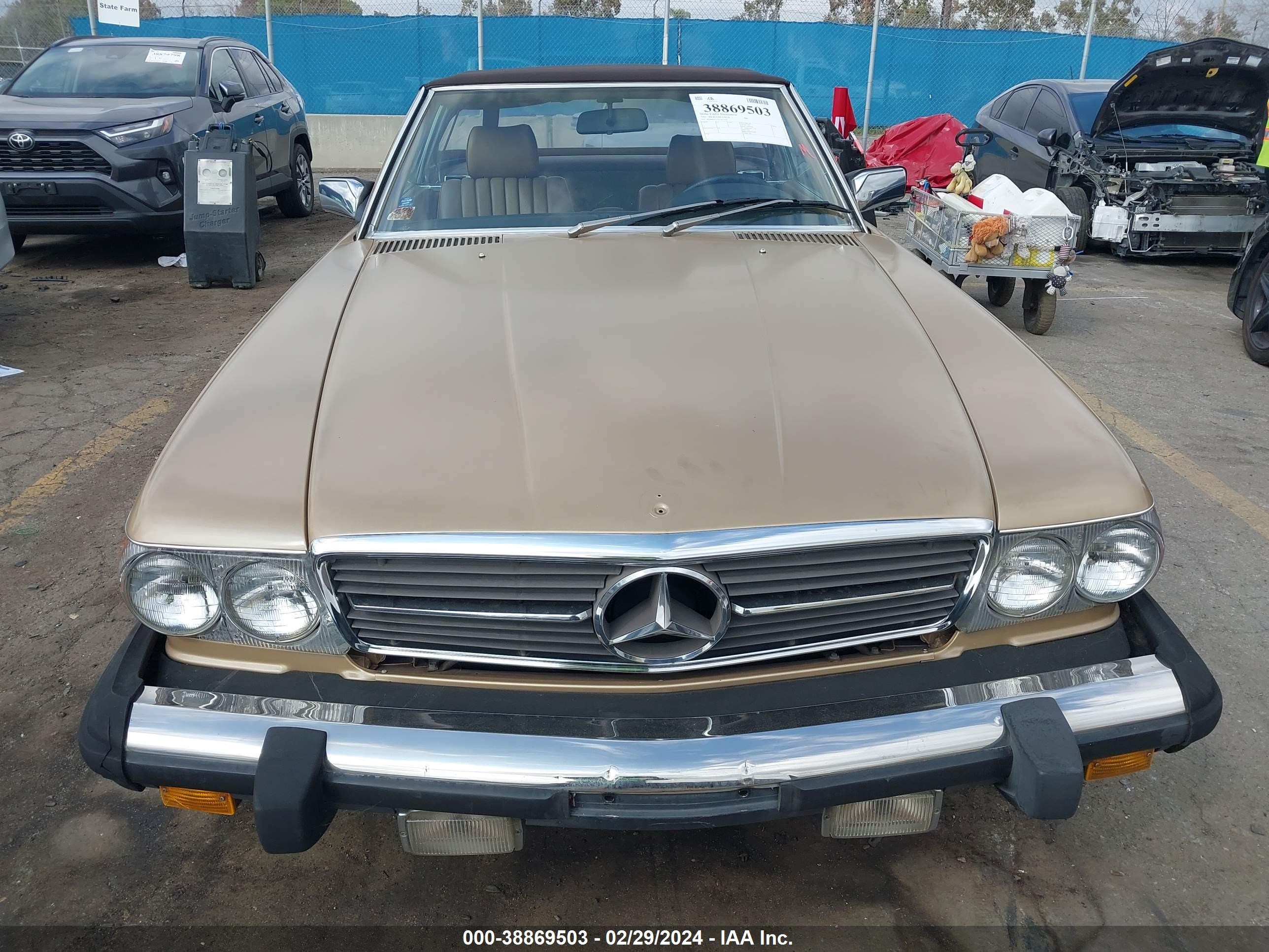 Photo 10 VIN: WDBBA45A5EA012272 - MERCEDES-BENZ NULL 