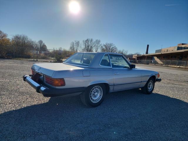 Photo 3 VIN: WDBBA45A8CB009888 - MERCEDES-BENZ 380 SL 