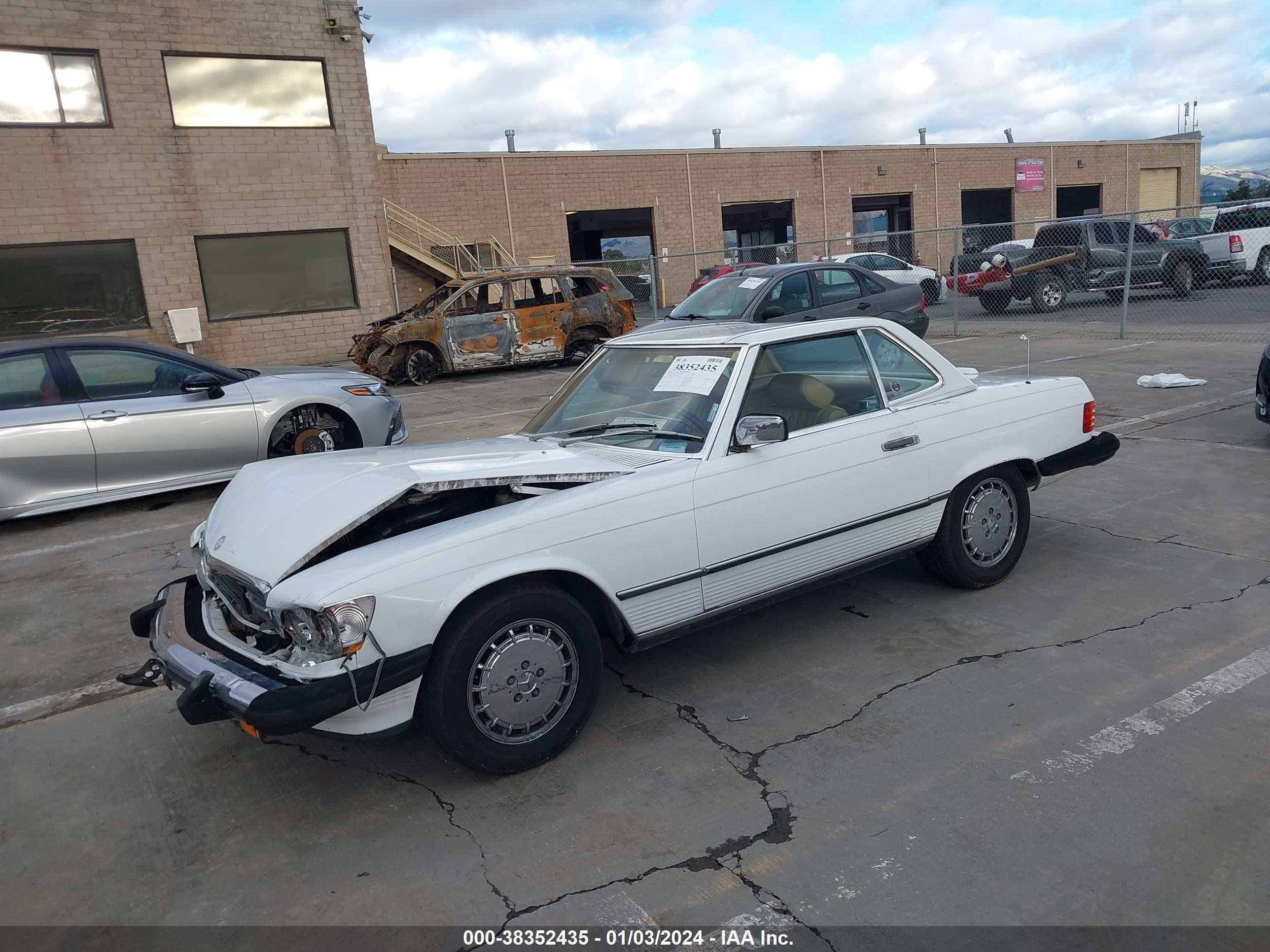 Photo 1 VIN: WDBBA48D8JA083109 - MERCEDES-BENZ NULL 