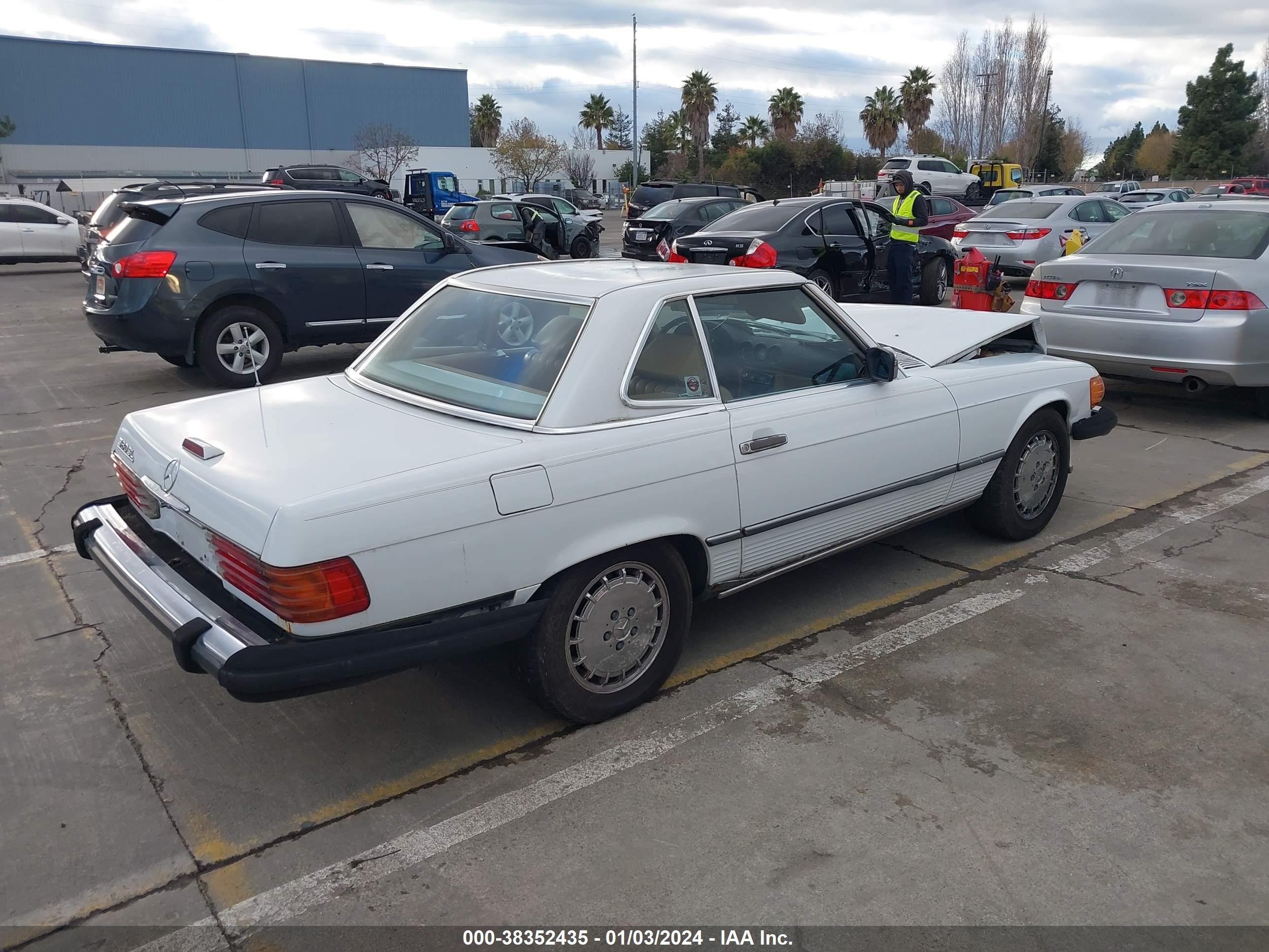 Photo 3 VIN: WDBBA48D8JA083109 - MERCEDES-BENZ NULL 