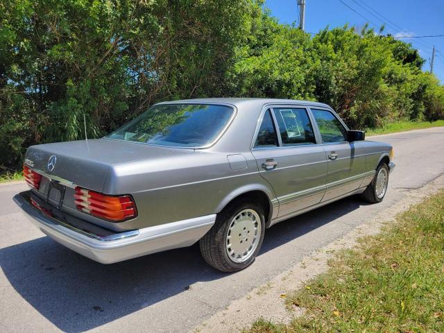 Photo 3 VIN: WDBCA39DXJA393341 - MERCEDES-BENZ 560-CLASS 