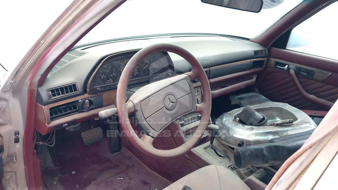 Photo 10 VIN: WDBCA39E3KA496448 - MERCEDES SEL 560 