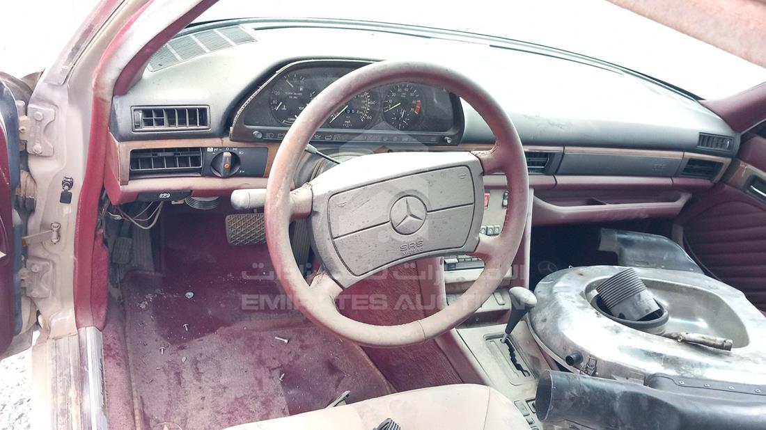 Photo 12 VIN: WDBCA39E3KA496448 - MERCEDES SEL 560 