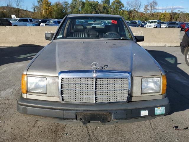 Photo 4 VIN: WDBEA26D7JA809580 - MERCEDES-BENZ 260 E 