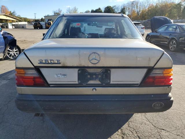 Photo 5 VIN: WDBEA26D7JA809580 - MERCEDES-BENZ 260 E 