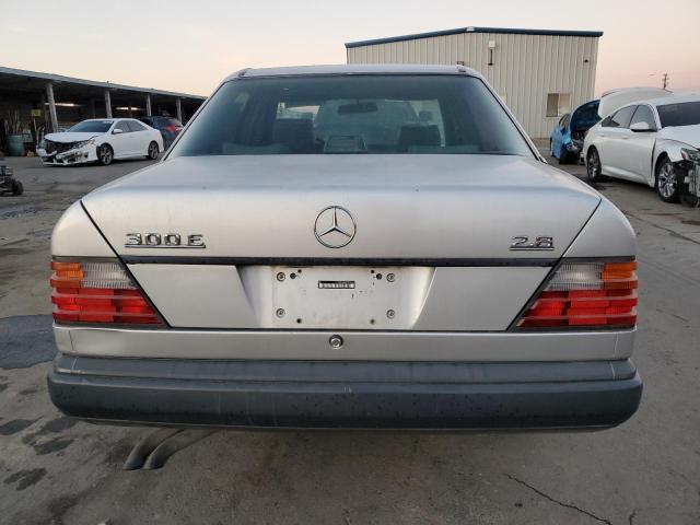 Photo 5 VIN: WDBEA28E6PB946129 - MERCEDES-BENZ 300-CLASS 