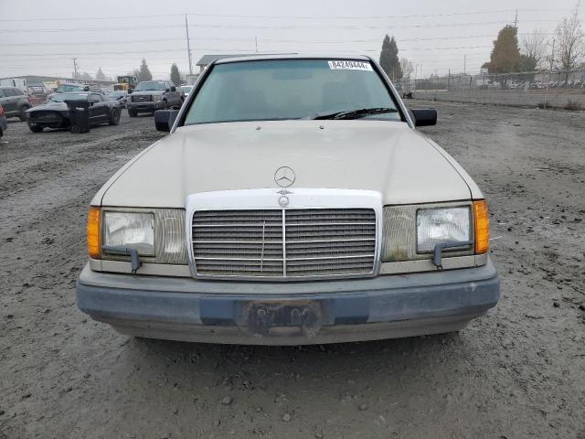 Photo 4 VIN: WDBEA30D0HA528424 - MERCEDES-BENZ 300 E 