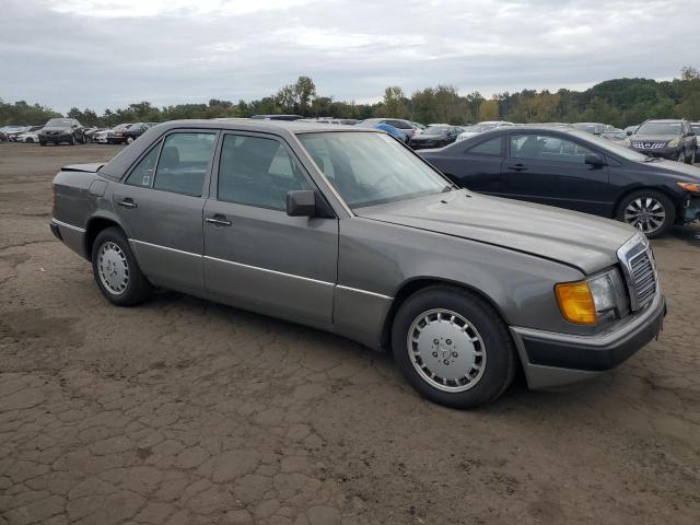 Photo 3 VIN: WDBEA30D5NB730021 - MERCEDES-BENZ 300 E 