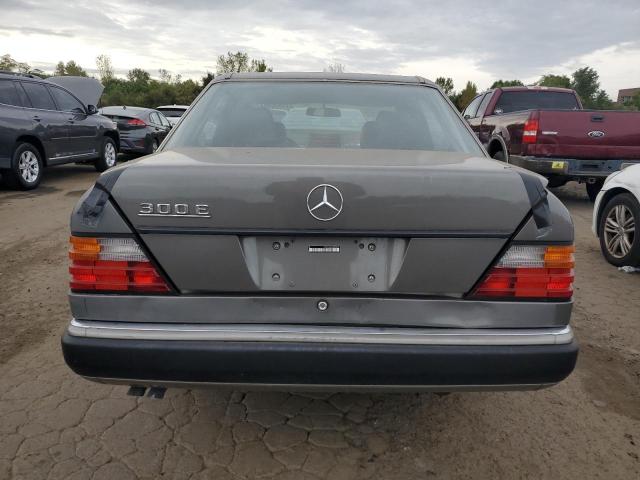 Photo 5 VIN: WDBEA30D5NB730021 - MERCEDES-BENZ 300 E 