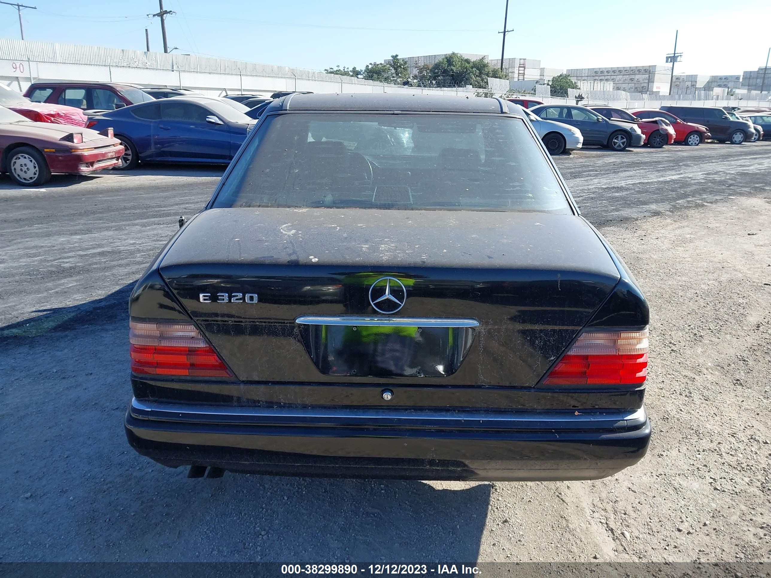 Photo 15 VIN: WDBEA32E3SC256520 - MERCEDES-BENZ E-KLASSE 