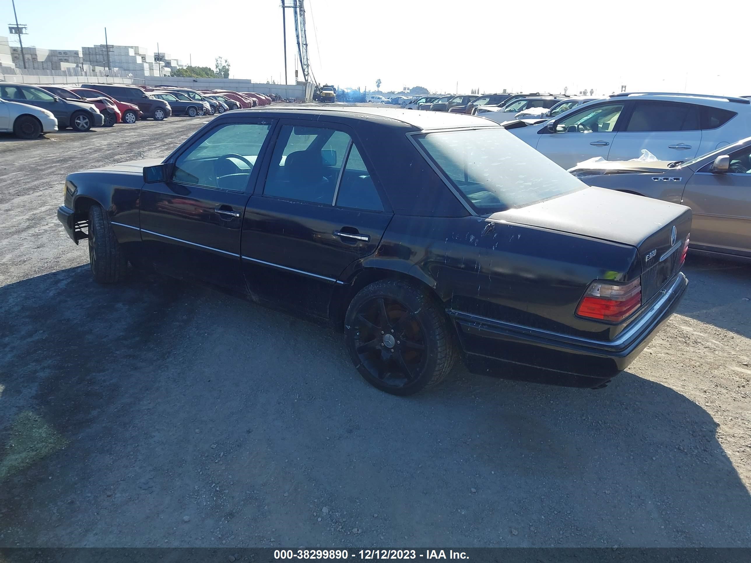 Photo 2 VIN: WDBEA32E3SC256520 - MERCEDES-BENZ E-KLASSE 