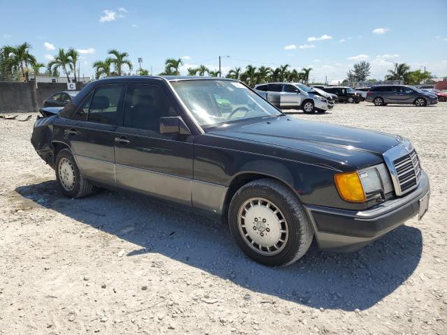 Photo 3 VIN: WDBEA32E5PB963731 - MERCEDES-BENZ 300-CLASS 