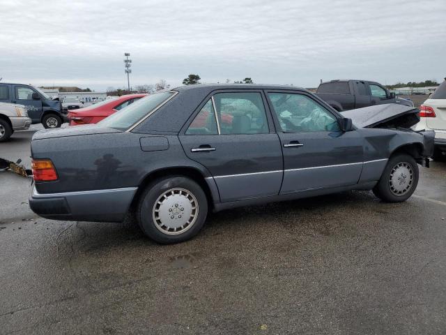 Photo 2 VIN: WDBEA32E7PB940774 - MERCEDES-BENZ 300-CLASS 