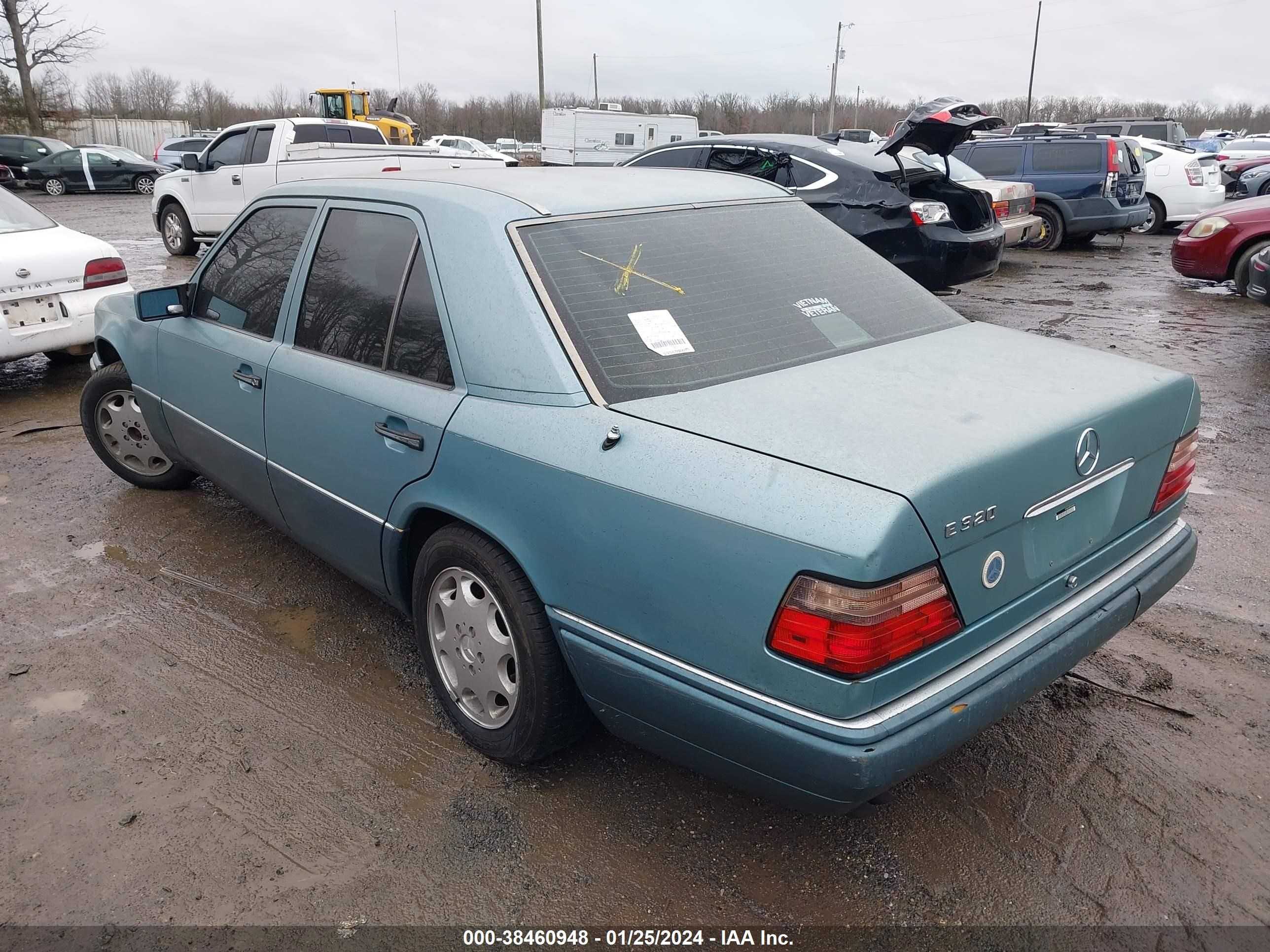 Photo 2 VIN: WDBEA32E7RC096698 - MERCEDES-BENZ E-KLASSE 