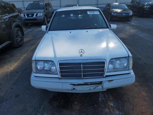 Photo 4 VIN: WDBEA32E8SC213307 - MERCEDES-BENZ E-CLASS 