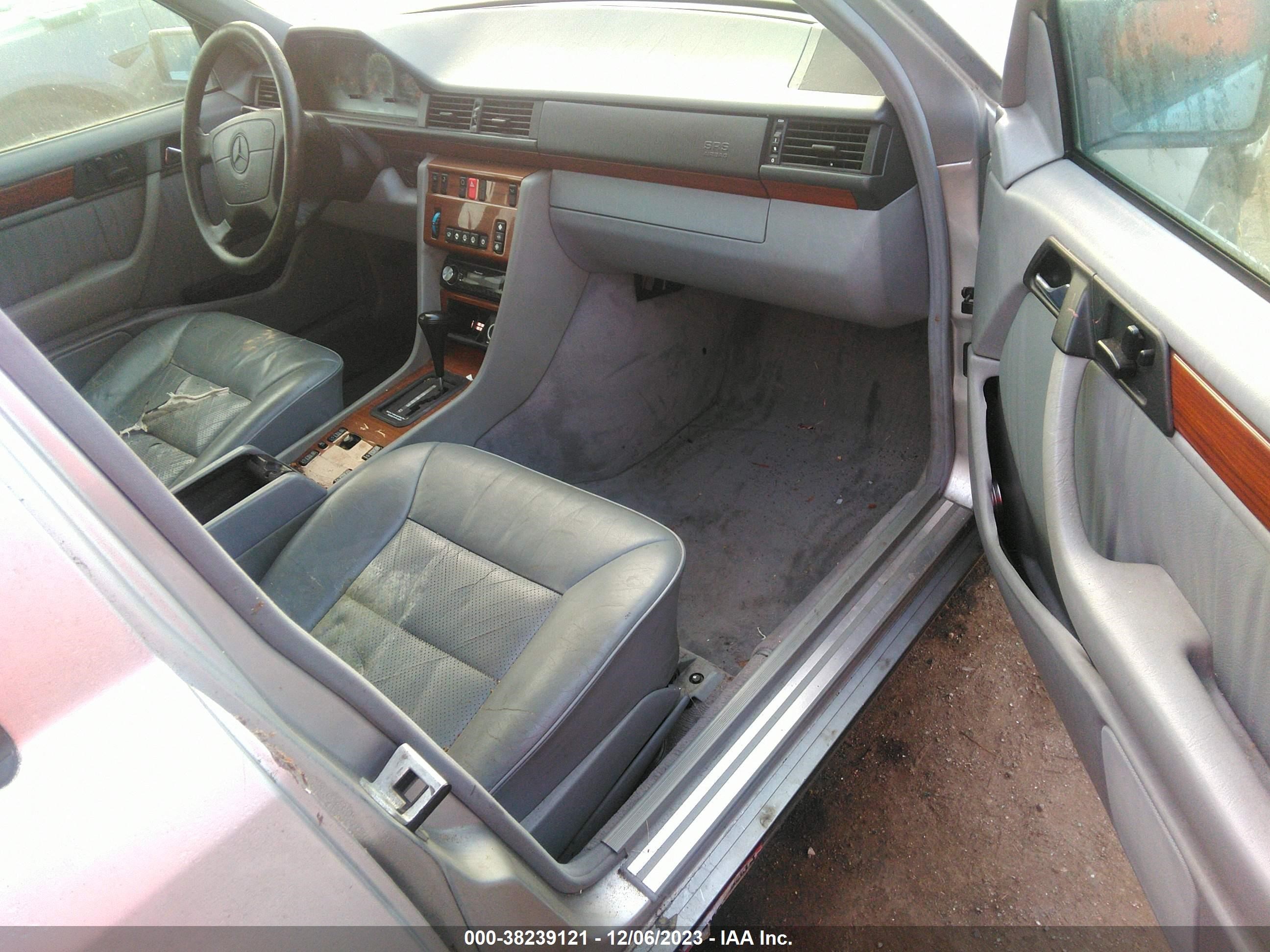 Photo 4 VIN: WDBEA32E9SC152405 - MERCEDES-BENZ E-KLASSE 