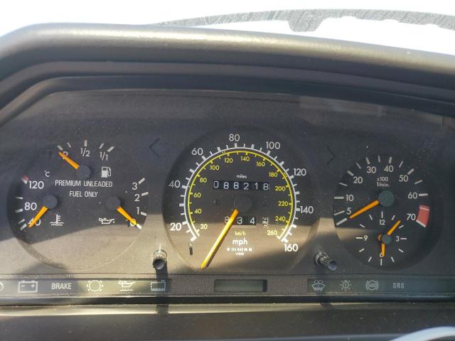 Photo 8 VIN: WDBEA32EXPB999401 - MERCEDES-BENZ 300 E 