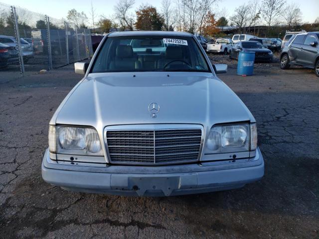 Photo 4 VIN: WDBEA32EXRC111131 - MERCEDES-BENZ E-CLASS 