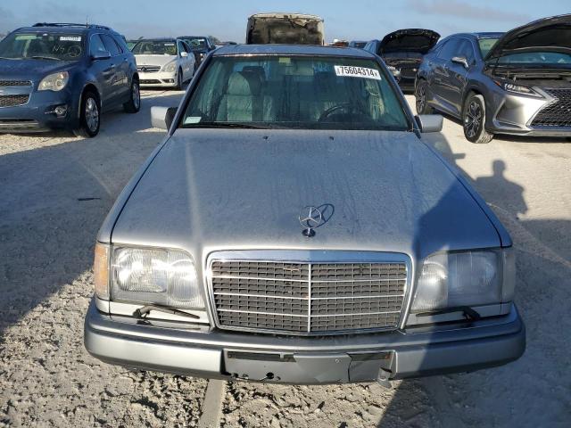 Photo 4 VIN: WDBEA34E7RC127977 - MERCEDES-BENZ E 420 