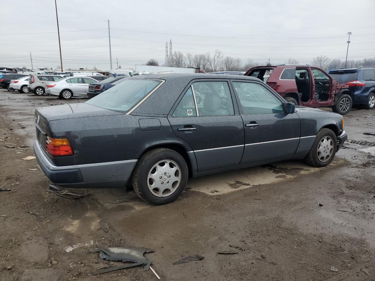 Photo 2 VIN: WDBEA34EXNB778343 - MERCEDES-BENZ NULL 