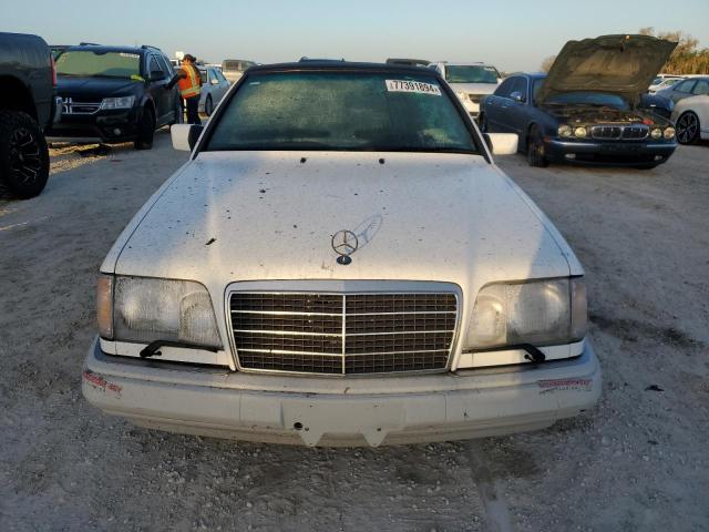 Photo 4 VIN: WDBEA66E0SC275229 - MERCEDES-BENZ E 320 