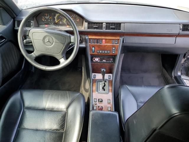 Photo 7 VIN: WDBEA66E2SC184883 - MERCEDES-BENZ E 320 