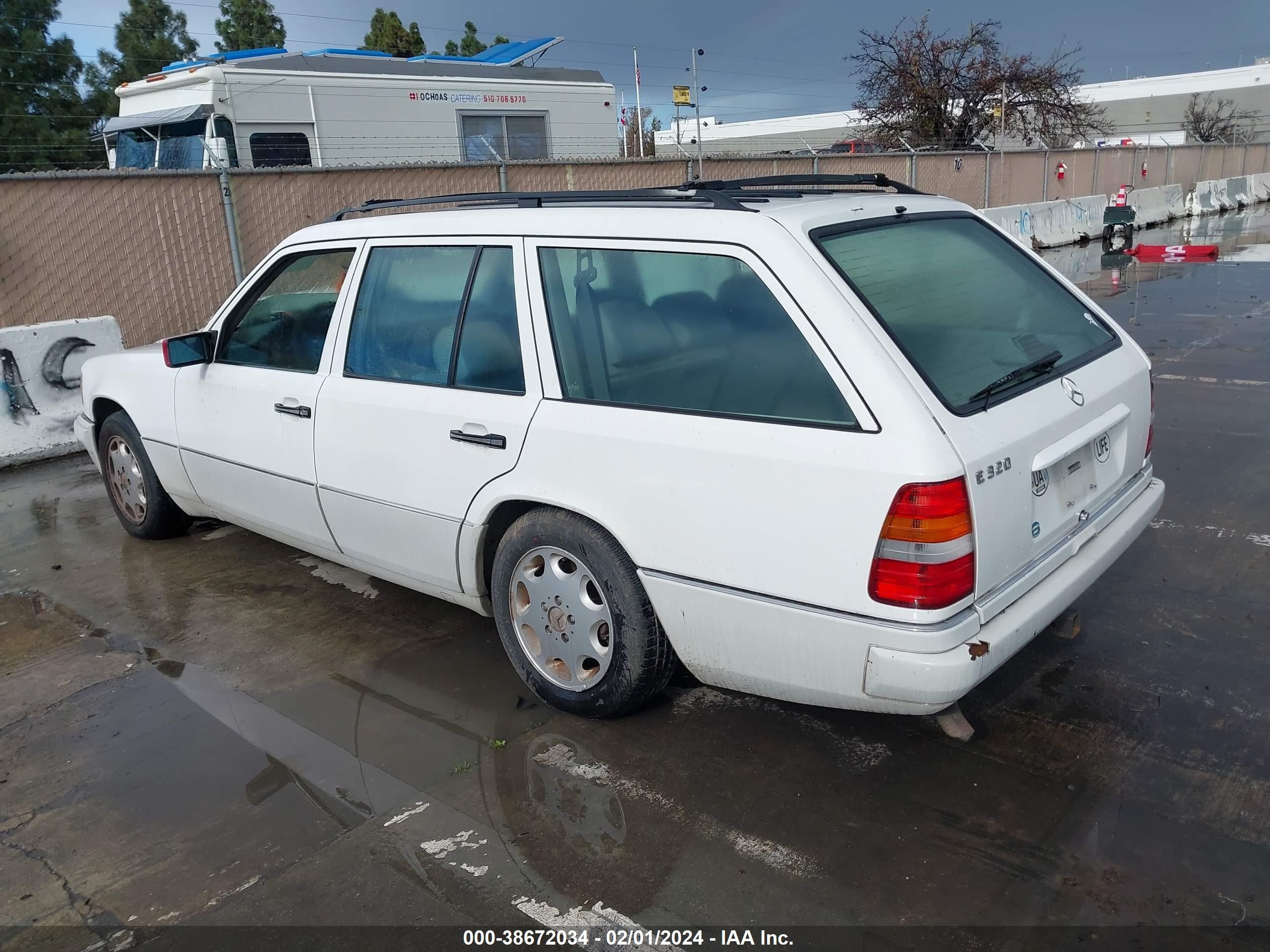 Photo 2 VIN: WDBEA92E4RF290722 - MERCEDES-BENZ E-KLASSE 