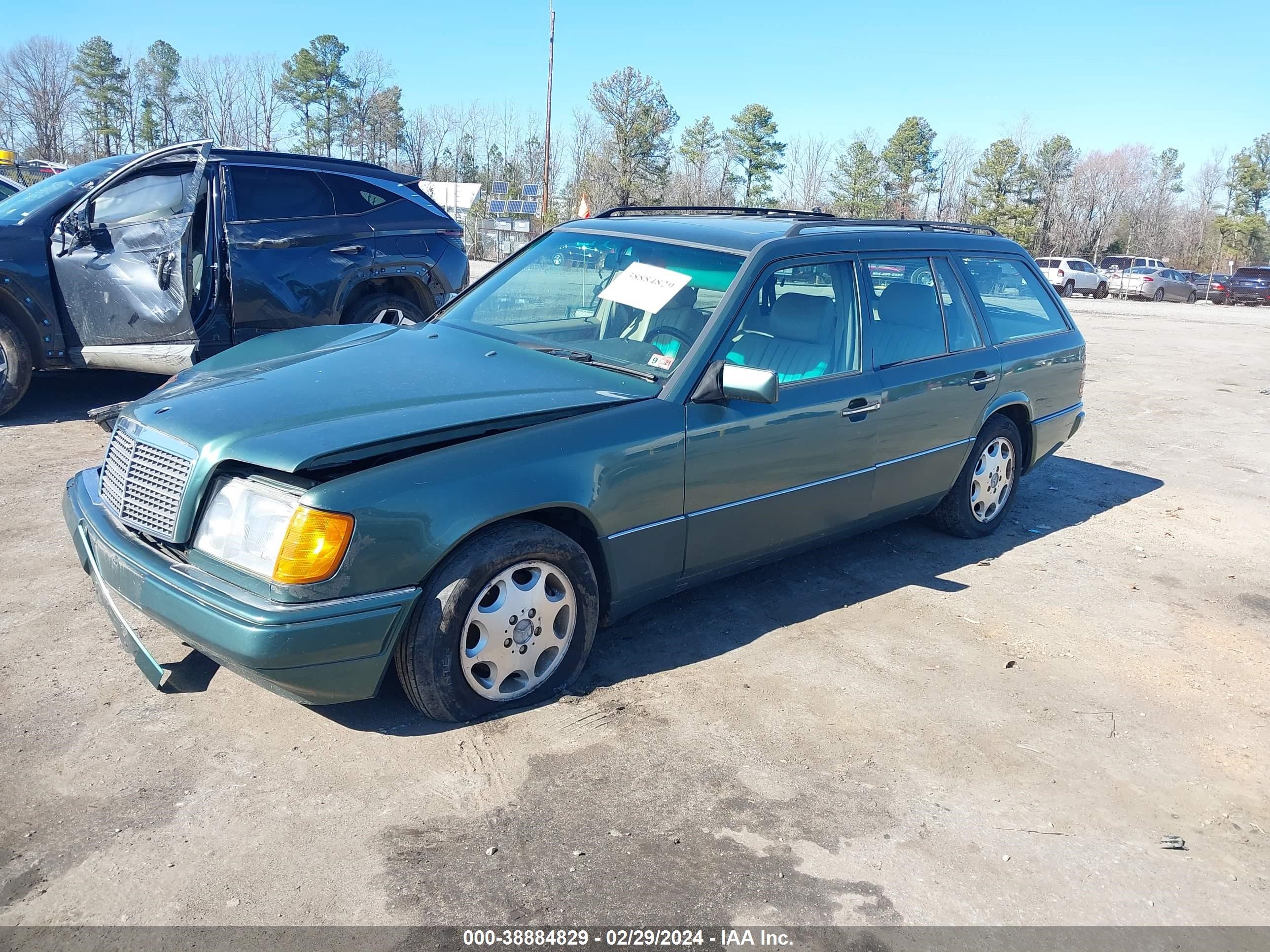 Photo 1 VIN: WDBEA92E8SF302537 - MERCEDES-BENZ NULL 