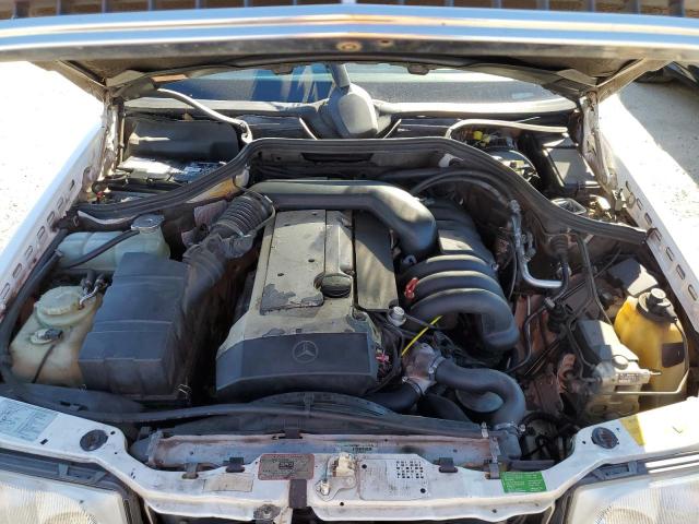 Photo 6 VIN: WDBEA92E9RF268859 - MERCEDES-BENZ E320 